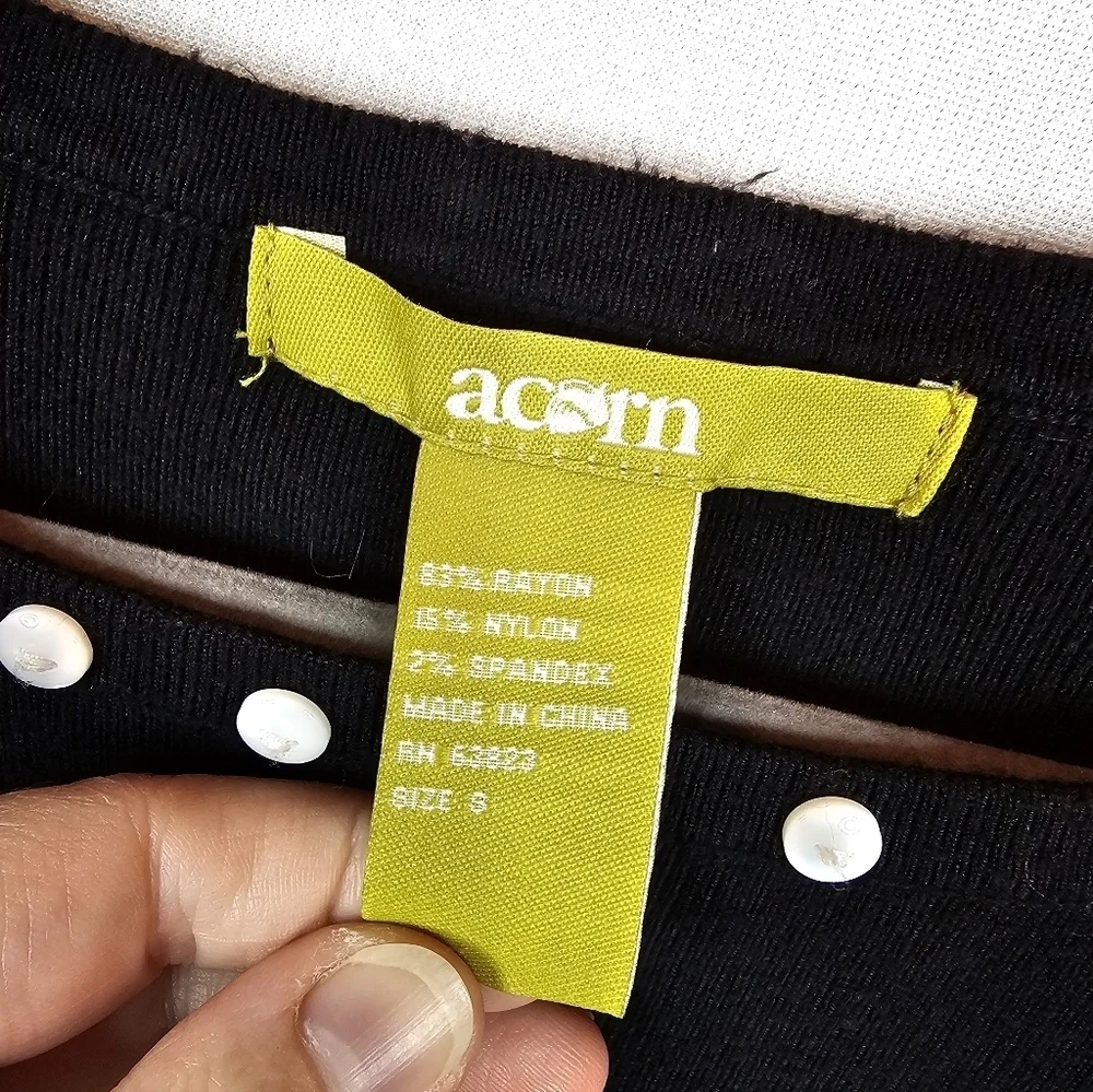 Acorn Long-sleeved Sweater